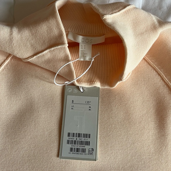 COS new top, size medium, organic cotton - Picture 3 of 5